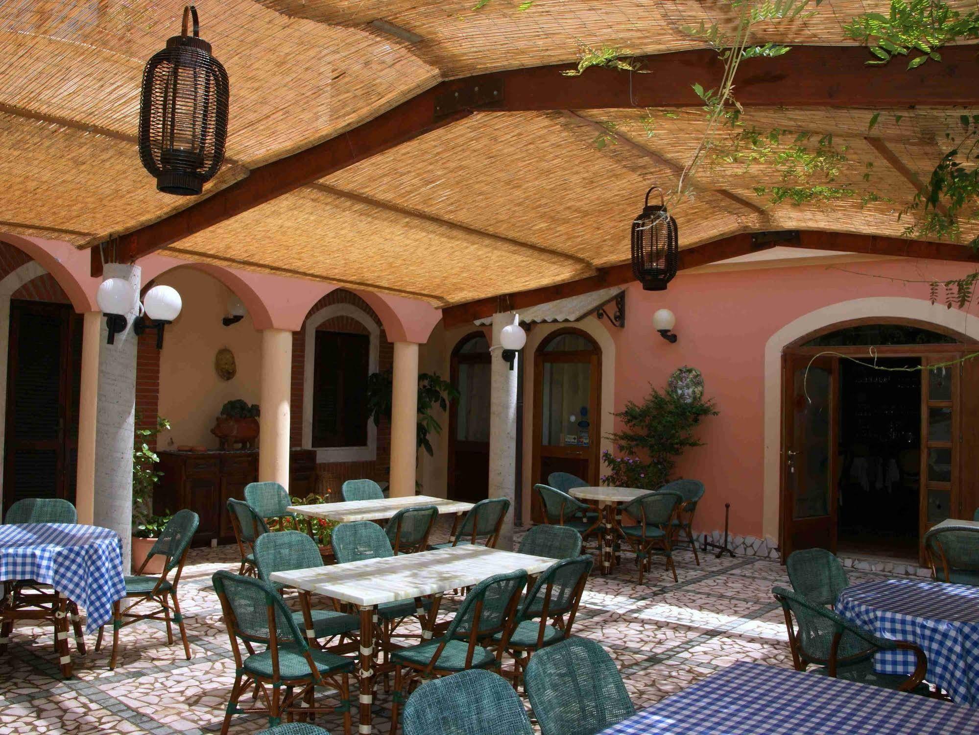 Villa Aurora Le Castella  Luaran gambar